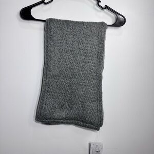 New York & Company Elegant knitted scarf